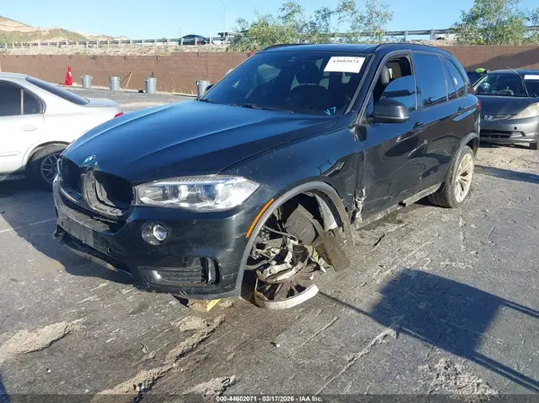 5UXKR2C59J0X09236 2018 BMW X5 - Image 2