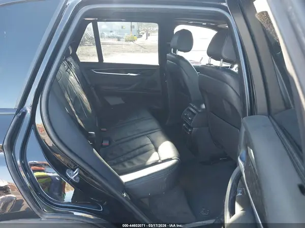 5UXKR2C59J0X09236 2018 BMW X5 - Image 8