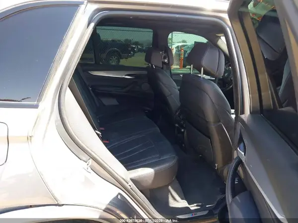 5UXKR2C59J0X10161 2018 BMW X5 - Image 8