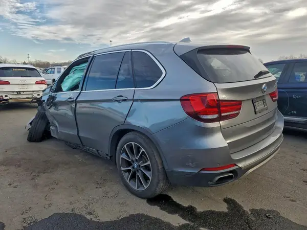 5UXKR2C59J0Z14068 2018 BMW X5 - Image 2