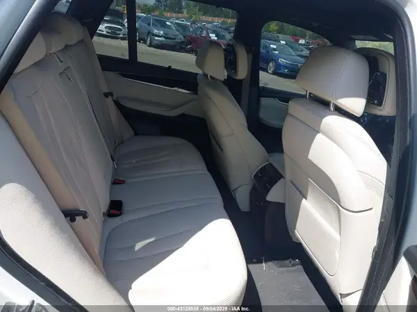 5UXKR2C59J0Z15270 2018 BMW X5 - Image 8
