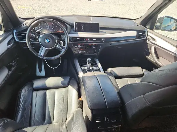 5UXKR2C59J0Z15477 2018 BMW X5 - Image 8