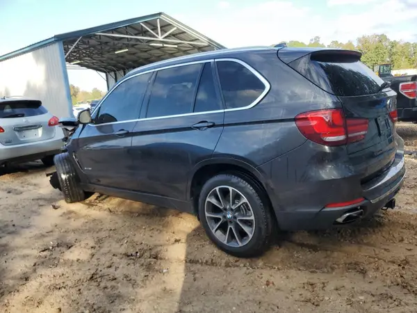 5UXKR2C59J0Z17004 2018 BMW X5 - Image 2