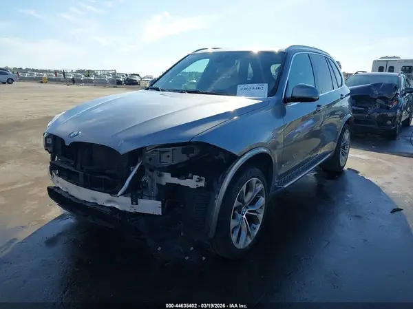 5UXKR2C59J0Z17813 2018 BMW X5 - Image 2