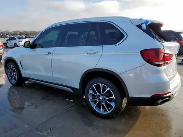 5UXKR2C59J0Z19237 2018 BMW X5 - Image 2