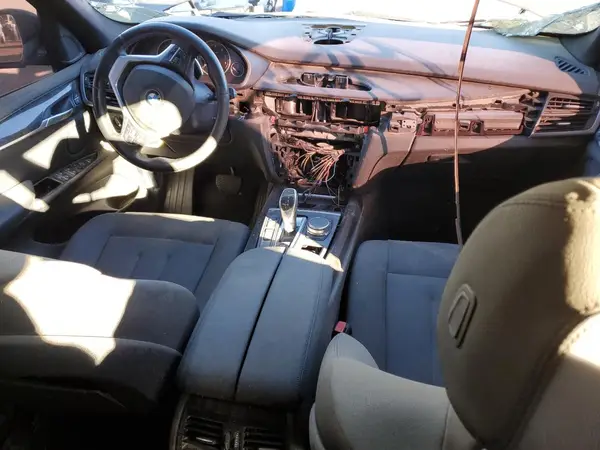 5UXKR2C59J0Z21974 2018 BMW X5 - Image 8