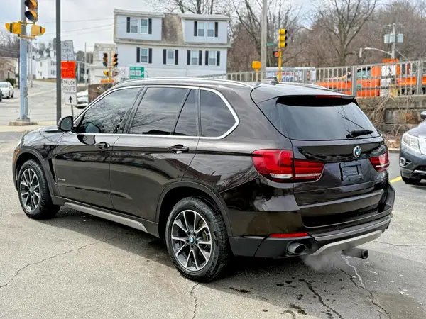 5UXKR2C5XH0U18030 2017 BMW X5 - Image 2