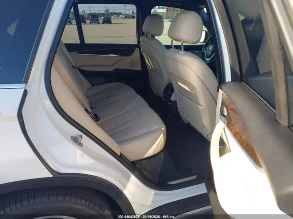 5UXKR2C5XJ0Z14998 2018 BMW X5 - Image 8