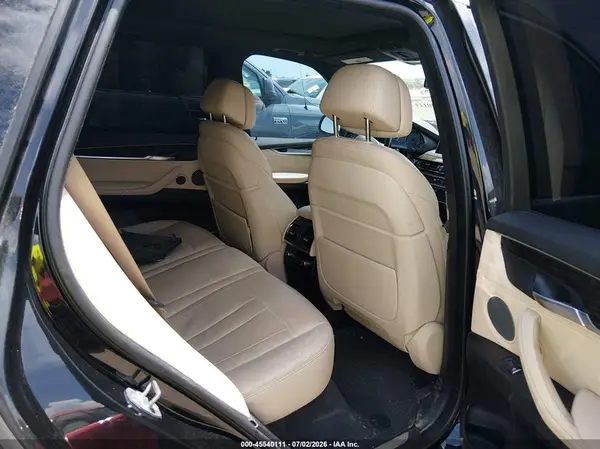 5UXKR2C5XJ0Z15181 2018 BMW X5 - Image 8