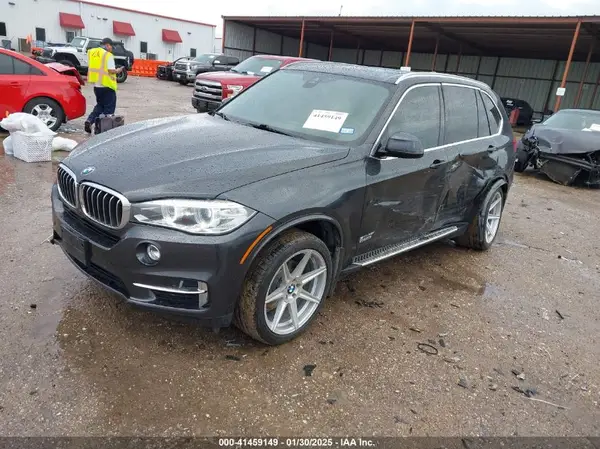 5UXKR2C5XJ0Z15584 2018 BMW X5 - Image 2