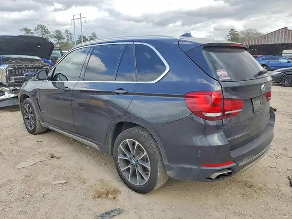 5UXKR2C5XJ0Z18159 2018 BMW X5 - Image 2