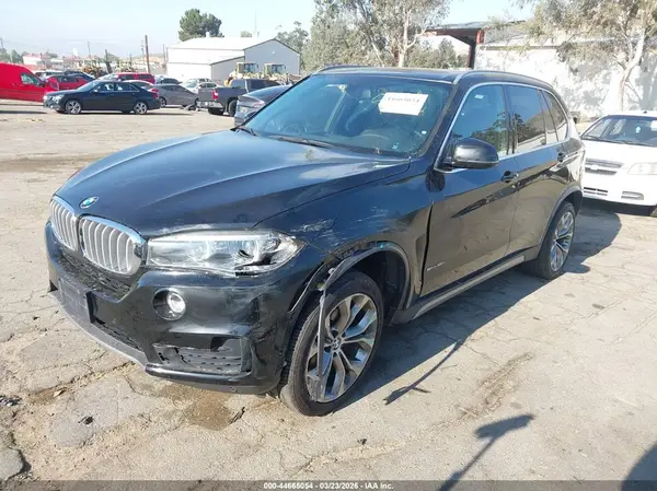 5UXKR2C5XJ0Z21417 2018 BMW X5 - Image 2