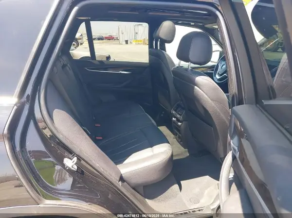 5UXKR2C5XJ0Z22356 2018 BMW X5 - Image 8