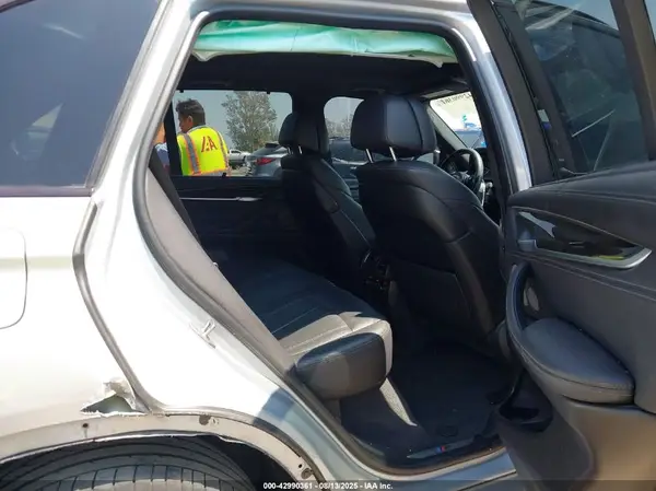 5UXKR6C30H0U13585 2017 BMW X5 - Image 8