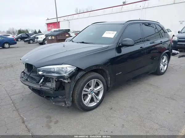 5UXKR6C53J0U15774 2018 BMW X5 - Image 2