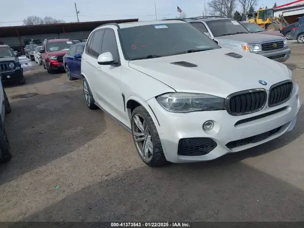 5UXKR6C55J0U14366 2018 BMW X5 - Image 1