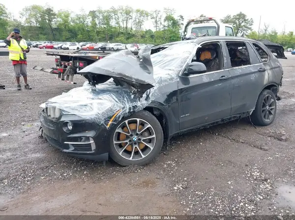5UXKR6C56J0U15798 2018 BMW X5 - Image 2