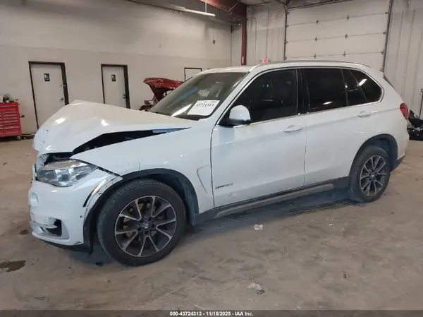 5UXKS4C50J0Y18880 2018 BMW X5 - Image 2