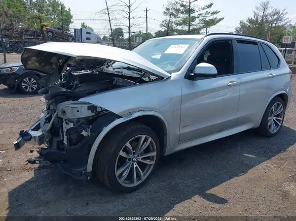 5UXKS4C52J0Y20016 2018 BMW X5 - Image 2