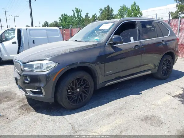5UXKS4C54J0Y17666 2018 BMW X5 - Image 2