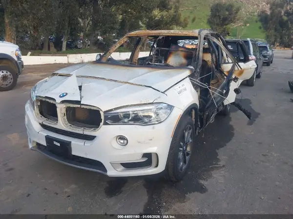 5UXKS4C55J0Y18874 2018 BMW X5 - Image 2