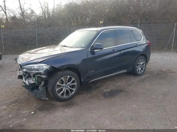 5UXKS4C55J0Y19863 2018 BMW X5 - Image 2