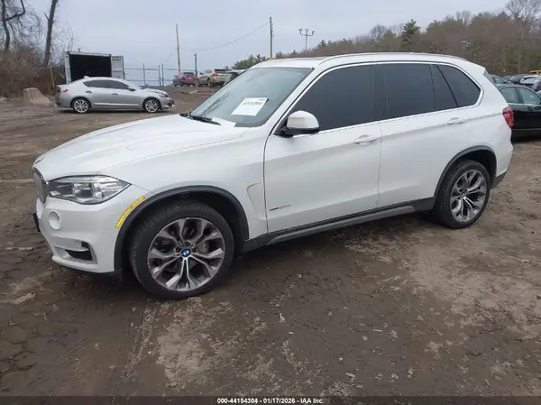 5UXKS4C55J0Y20835 2018 BMW X5 - Image 2