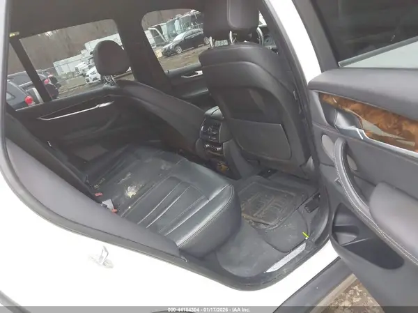 5UXKS4C55J0Y20835 2018 BMW X5 - Image 8
