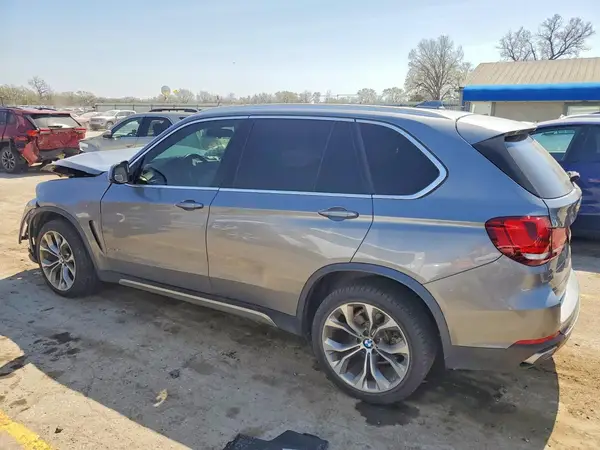 5UXKS4C55J0Z90306 2018 BMW X5 - Image 2