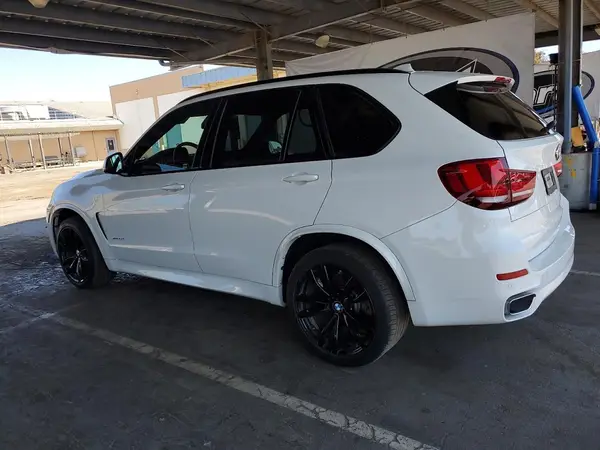 5UXKS4C56J0Y18057 2018 BMW X5 - Image 2