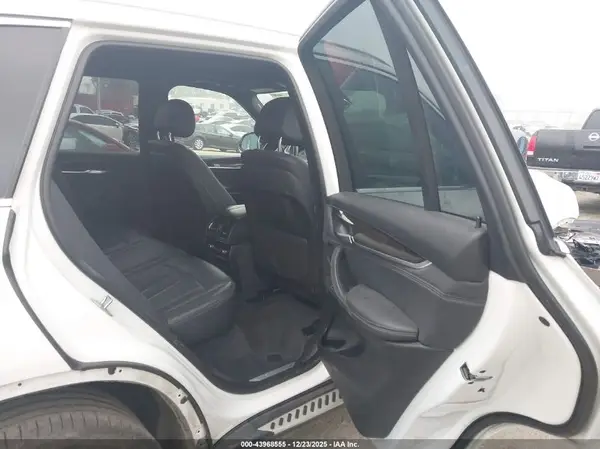 5UXKS4C58J0Y18867 2018 BMW X5 - Image 8