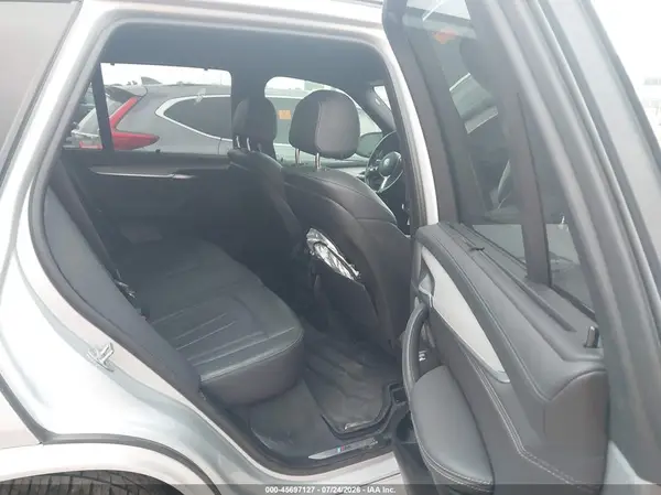 5UXKT0C30H0V95559 2017 BMW X5 - Image 8