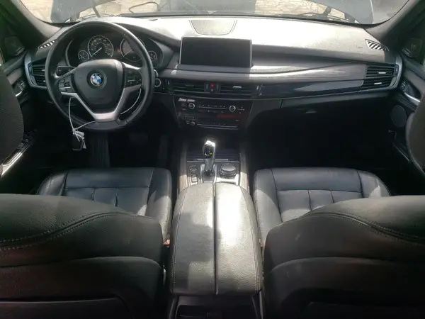 5UXKT0C31H0V95876 2017 BMW X5 - Image 8
