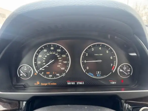 5UXKT0C31H0V95974 2017 BMW X5 - Image 8