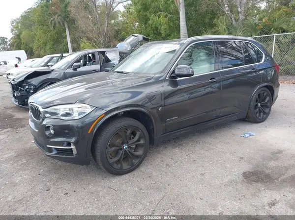 5UXKT0C35H0V96206 2017 BMW X5 - Image 2