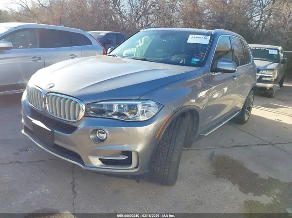 5UXKT0C36H0V97543 2017 BMW X5 - Image 2