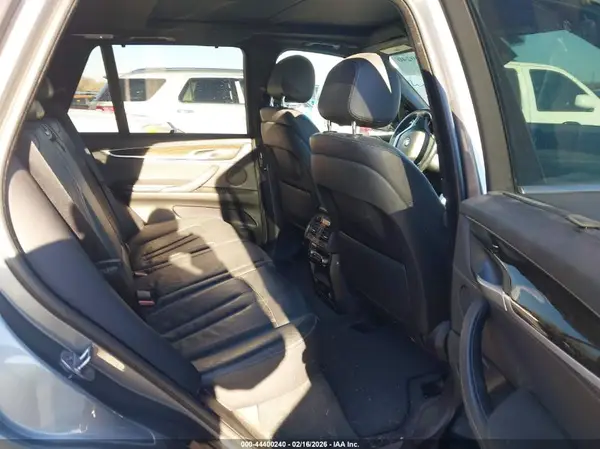 5UXKT0C36H0V97543 2017 BMW X5 - Image 8