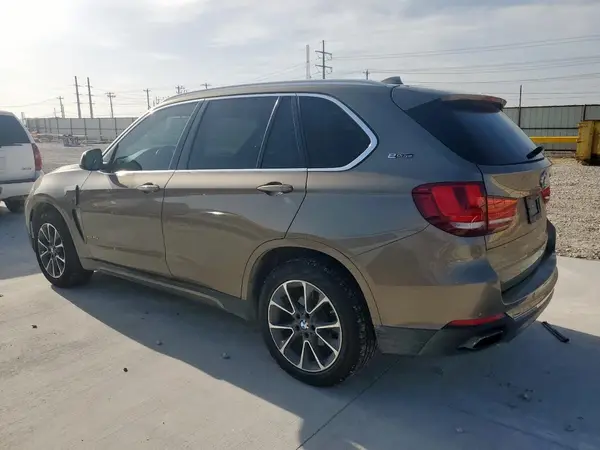 5UXKT0C3XH0S81322 2017 BMW X5 - Image 2