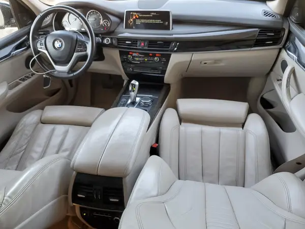 5UXKT0C50G0F74603 2016 BMW X5 - Image 8