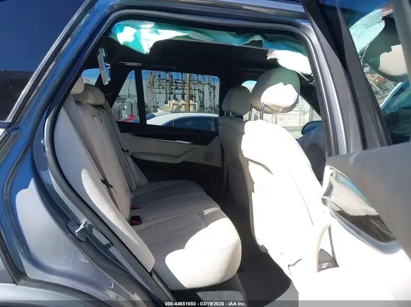 5UXKT0C50J0W03327 2018 BMW X5 - Image 8