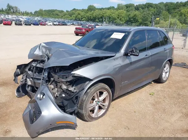 5UXKT0C51J0V99398 2018 BMW X5 - Image 2