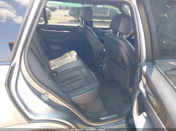 5UXKT0C51J0V99398 2018 BMW X5 - Image 8