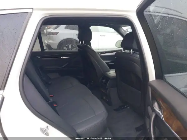 5UXKT0C51J0W01277 2018 BMW X5 - Image 8