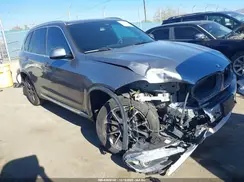 5UXKT0C51J0W01781 2018 BMW X5