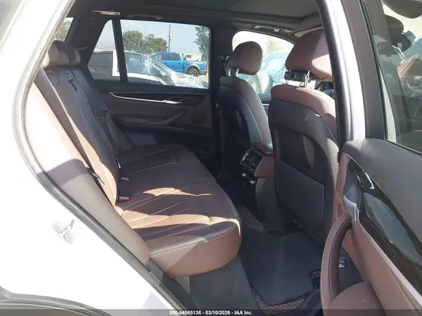 5UXKT0C51J0W02705 2018 BMW X5 - Image 8