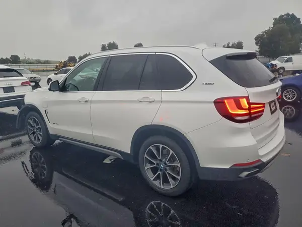 5UXKT0C51J0W02722 2018 BMW X5 - Image 2