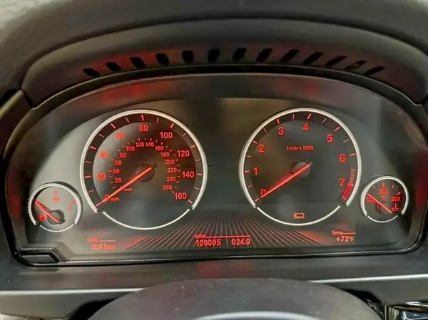 5UXKT0C53J0V99807 2018 BMW X5 - Image 8