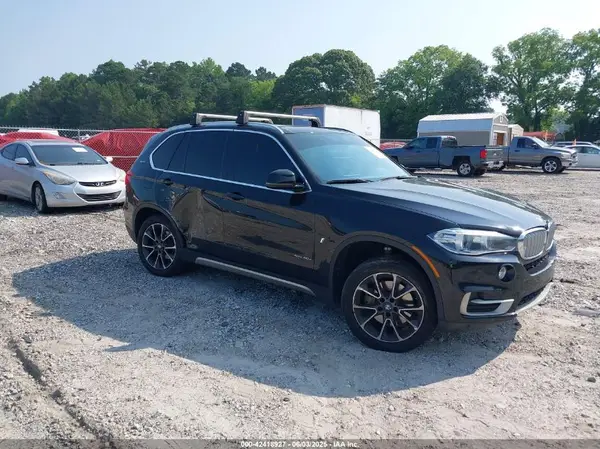 5UXKT0C55J0W00049 2018 BMW X5 - Image 1