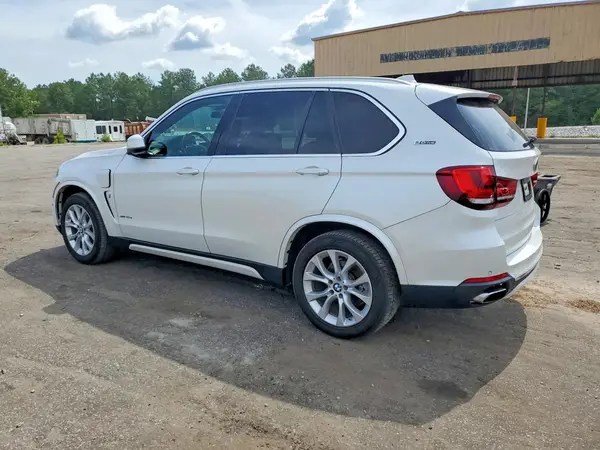 5UXKT0C56J0V98425 2018 BMW X5 - Image 2