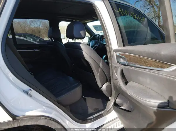 5UXKT0C56J0V99249 2018 BMW X5 - Image 8